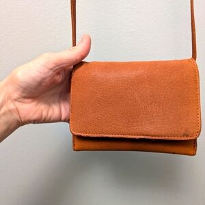 Wilsons Leather Crossbody Wallet/Purse.  Mirror Inside Too.  Good Condition.